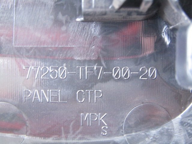 [61U E3] ホンダ GP2 フィットシャトル オーディオ枠 オーディオパネル エアコン吹き出し付 [77250-TF7-00-20]_画像7
