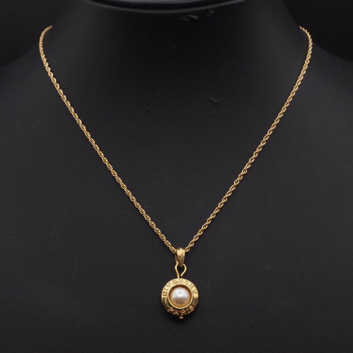 H300 ジバンシイ GIVENCHY PARIS ペンダント ネックレス ロゴ フェイクパール ゴールド デザイン_画像1