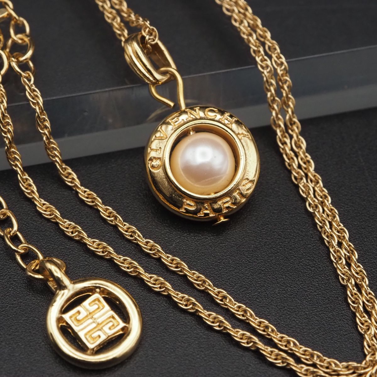 H300 ジバンシイ GIVENCHY PARIS ペンダント ネックレス ロゴ フェイクパール ゴールド デザイン_画像4