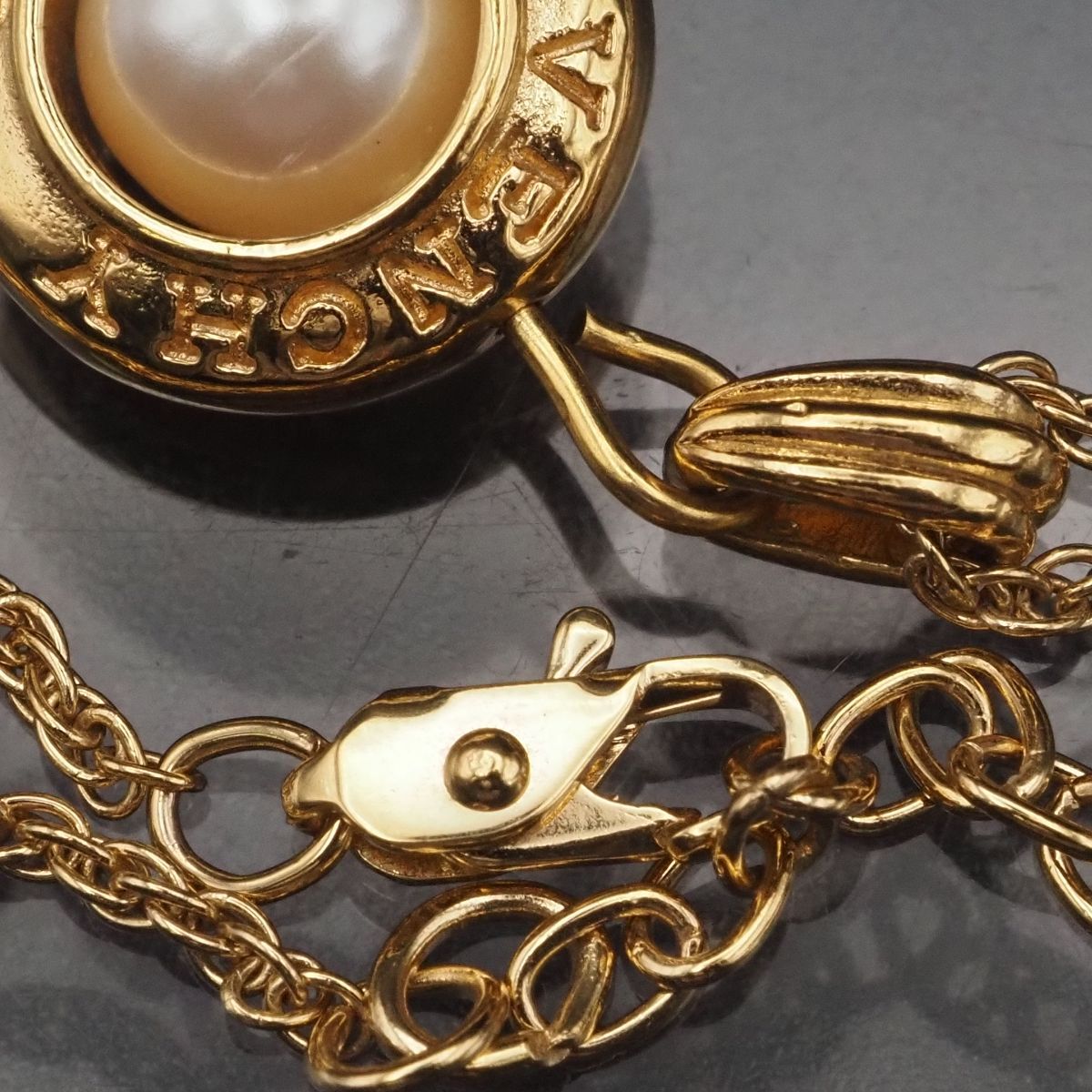 H300 ジバンシイ GIVENCHY PARIS ペンダント ネックレス ロゴ フェイクパール ゴールド デザイン_画像8