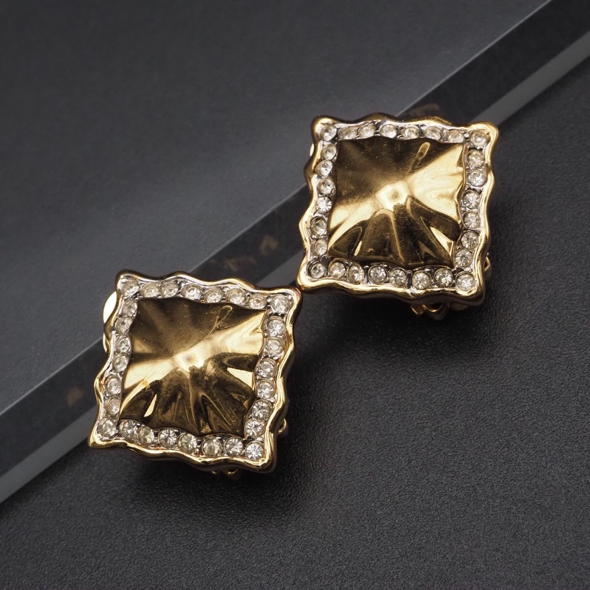 H943 NINA RICH ニナリッチ イヤリング ラインストーン ゴールド デザイン コスチュームジュエリー_画像1