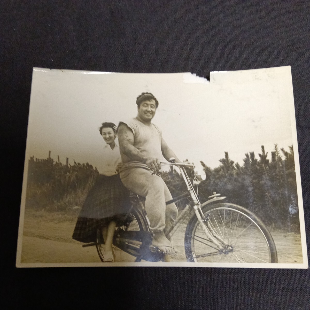 超貴重　映画　力道山男の魂　生写真　力道山と岸惠子　当時もの 古写真2枚セット_画像2