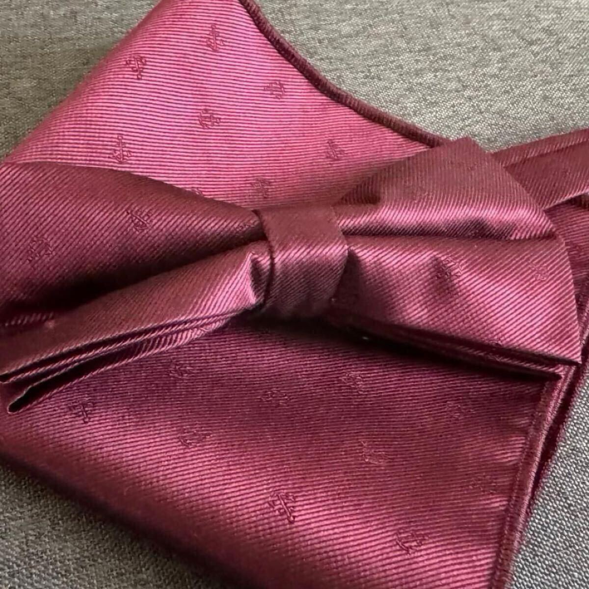 蝶ネクタイ ワインレッド 碇柄 NO19 パーティー 挙式 おしゃれ かっこいい 赤 高級感 派手 大人 シンプル メンズ 大人 赤 ネクタイ 目立つ_画像3