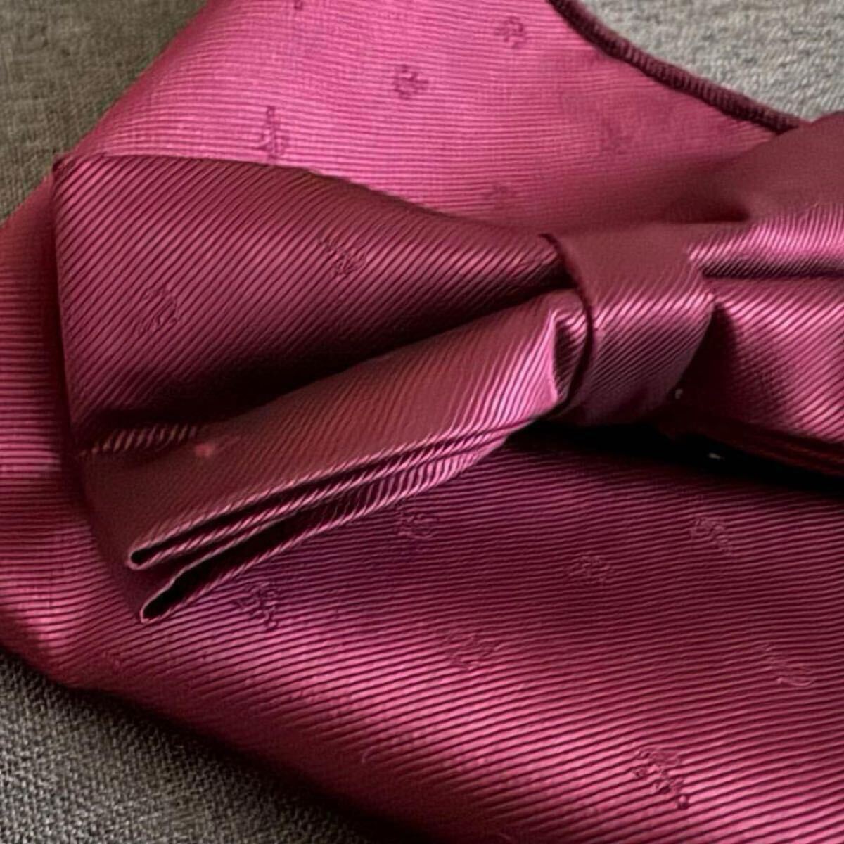 蝶ネクタイ ワインレッド 碇柄 NO19 パーティー 挙式 おしゃれ かっこいい 赤 高級感 派手 大人 シンプル メンズ 大人 赤 ネクタイ 目立つ_画像6