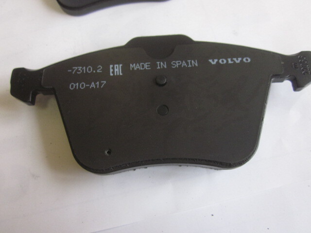 ☆ 30793857 新品 未使用 ボルボ 純正 フロント ブレーキパッド VOLVO V60 S80 V70 XC60 V60CC S60 純正新品 純正品 ☆_画像4