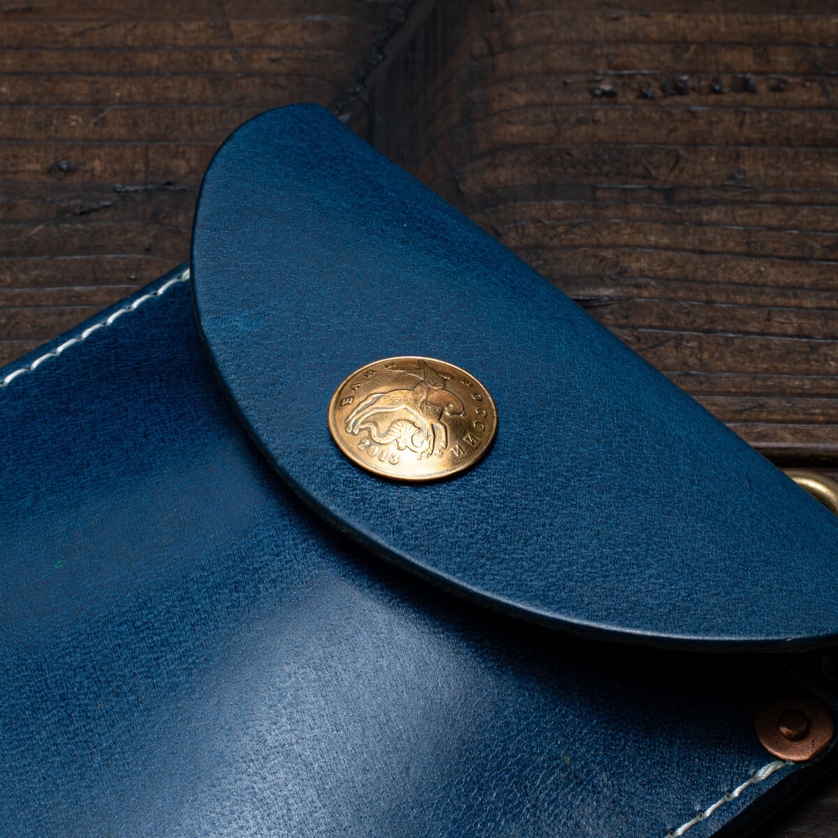インディゴブルー【本革】真鍮フック ベルトループ ロープ対応 ミニウォレット メンズ カードケース 新品 未使用 送料無料 1円 田中革具_画像6