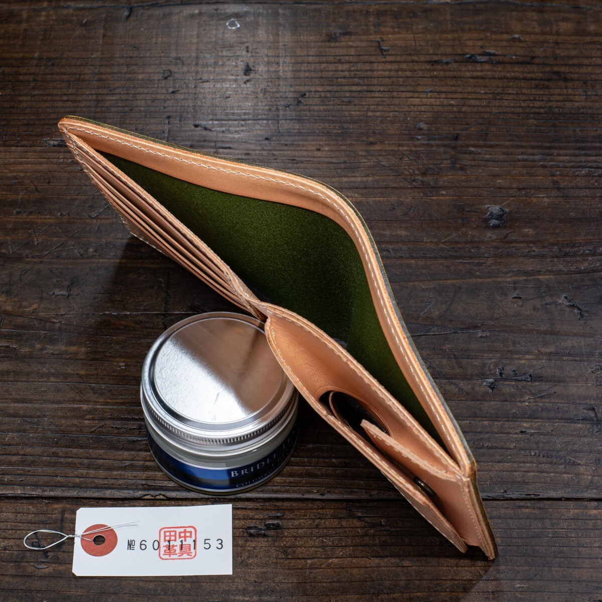 深緑【牛革】シンプル 二つ折り 丘染め メンズ 財布 二つ折り財布 新品 未使用 送料無料 1円 ヌメ革 本革 手染め 緑 グリーン 田中革具_画像7