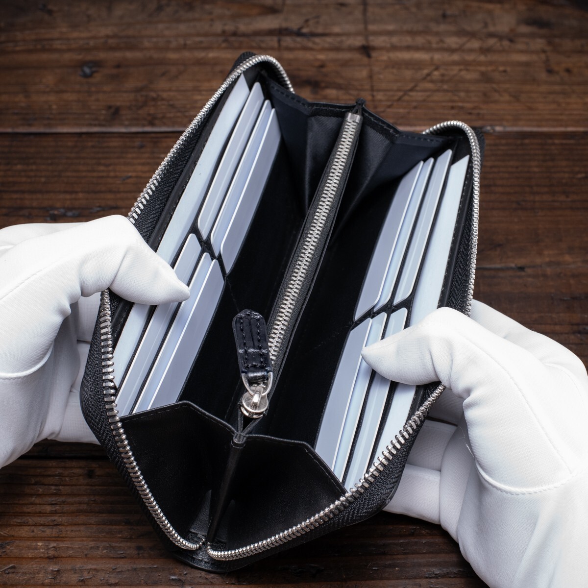 クロコダイル【一枚革】実物撮影 メンズ 長財布 ラウンドファスナー 新品 未使用 送料無料 1円 鰐 ワニ 黒 スタンダード ブラック 田中革具_画像9