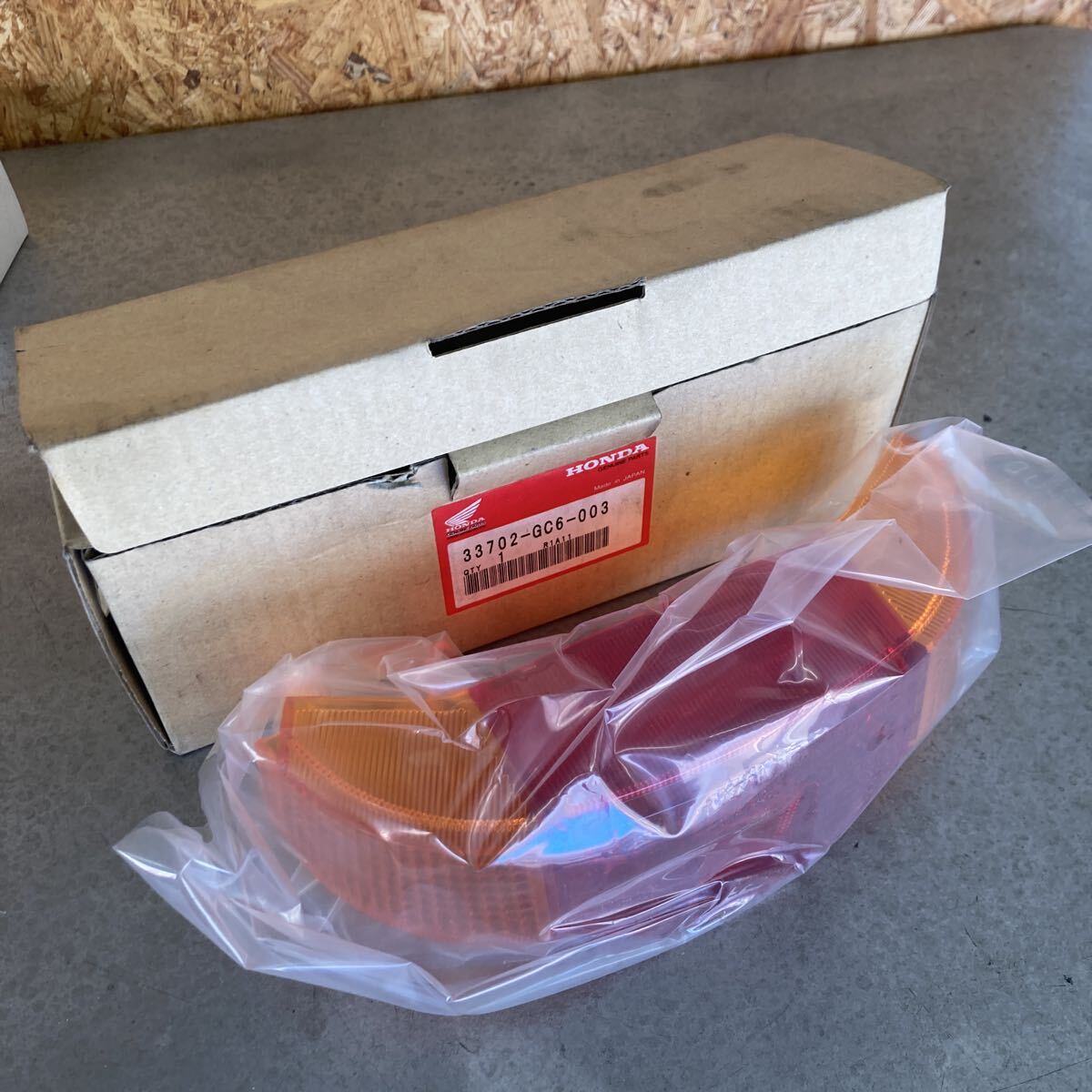 ホンダ モトコンポ MOTO COMPO　テールライトレンズ 　未使用 33702-GC6-003　No.2_画像1