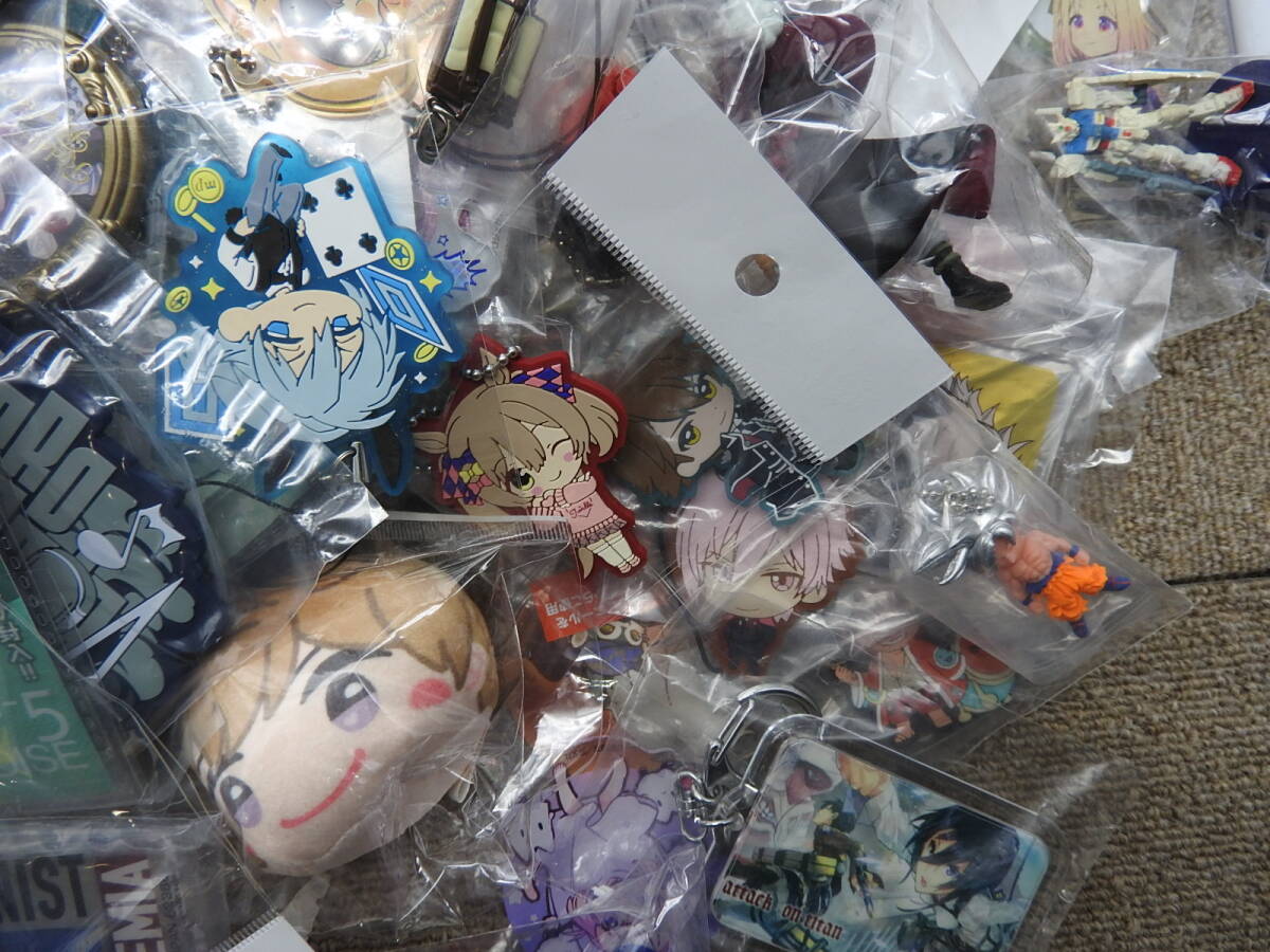 [ много ] аниме смешанные товары совместно примерно 500 пункт * брелок для ключа s смешанные товары жестяная банка bachi др. ... лезвие лошадь . Tokyo li Ben ja-z др. * б/у & не использовался товар R472