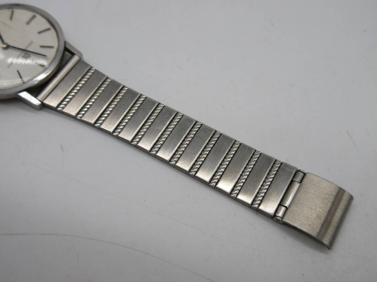 【★１円～★現状販売！】[UK19393]腕時計 GIRARD-PERREGAUX 手巻き メンズ ヴィンテージ [100-756/17JEWELS] ★おそらく記念品です★_画像4