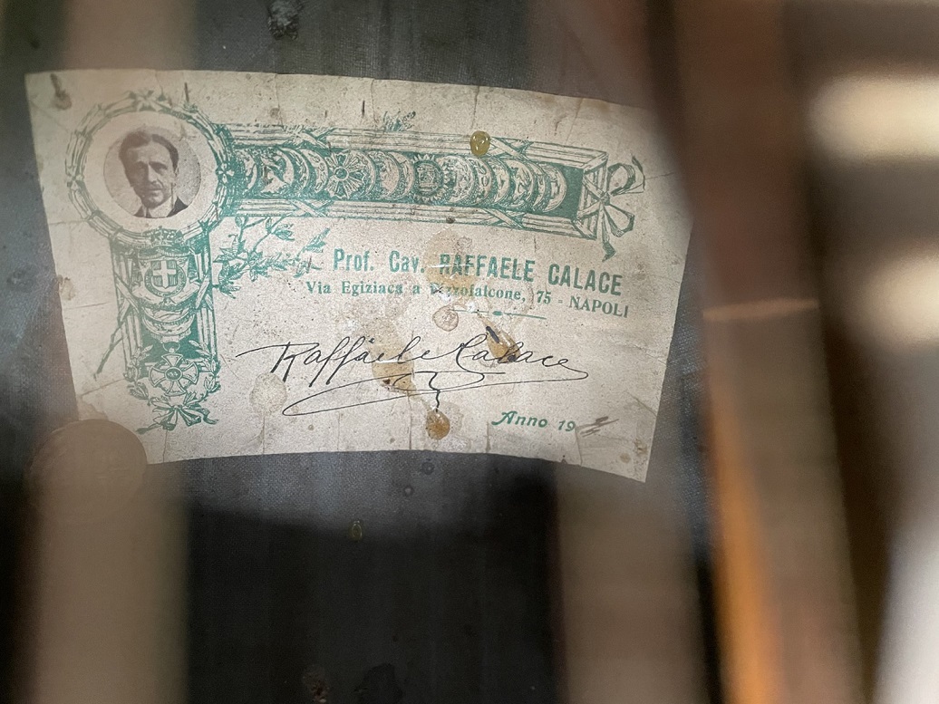  цвет che RAFFAELE CALACE мандолина 