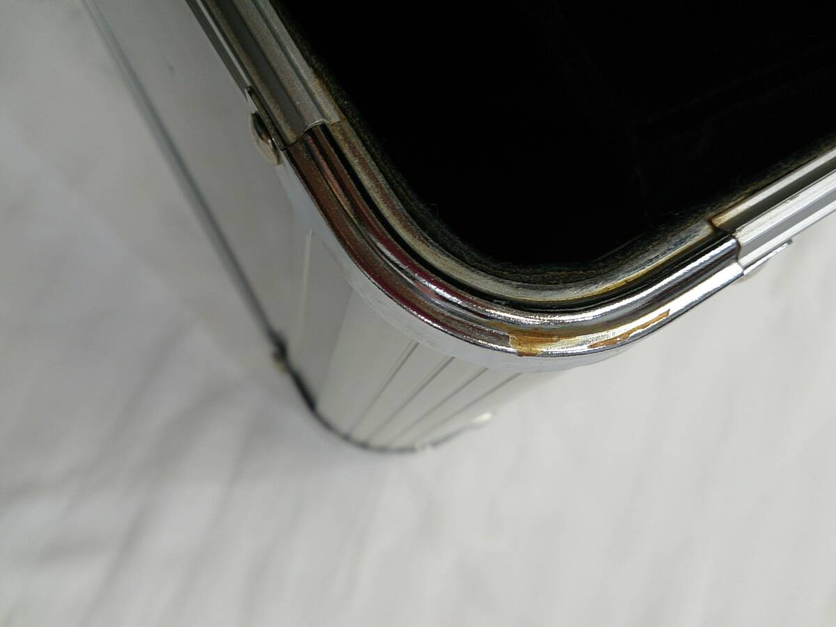 【佐川発送】メーカー不明／バニティーケース／メイクボックス／ダイヤルロックあり／シルバー_画像10