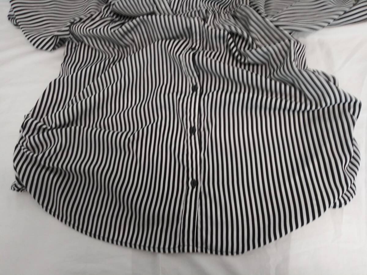 ブランド不明　長袖ロングシャツ　白黒ストライプ　3Lサイズ　レディース　01_画像9