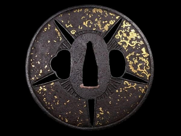  это .[. склон ..]. шедевр! [...... map ] золотой .. длина диаметр : примерно 8cm толщина : примерно 5mm -слойный толщина . металлический земля большой гарда меча [ дешево цена . departure ]d048