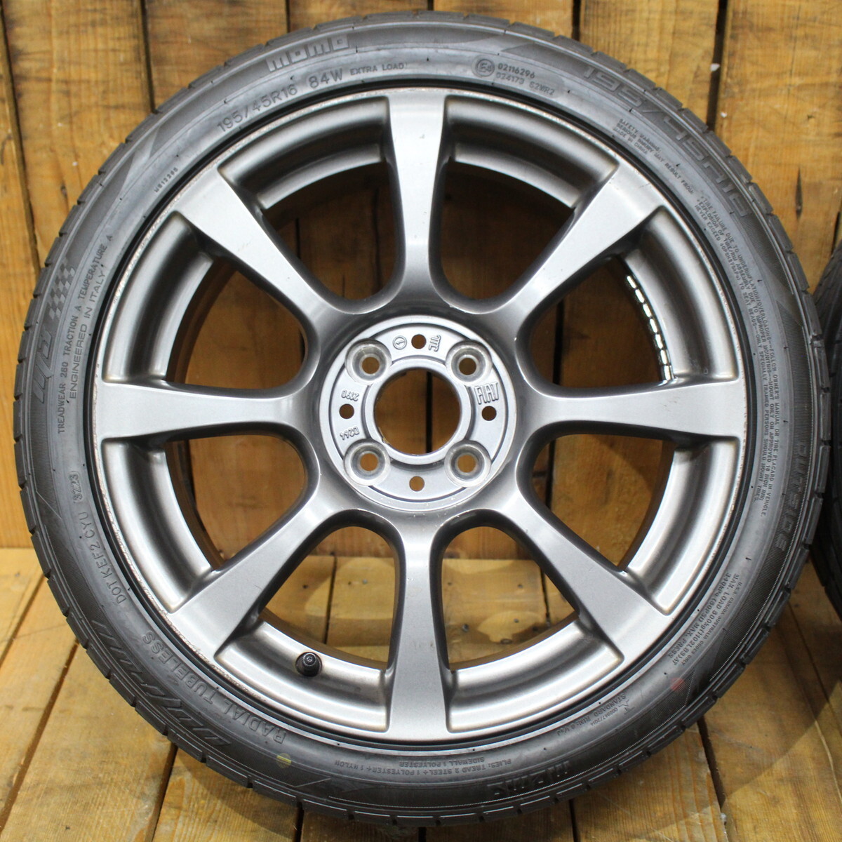 FIAT フィアット 500 純正 16インチ 6.5J+35 PCD98 MOMO アウトランM3 195/45R16 2021年製 タイヤホイール 4本SET アバルト_画像3