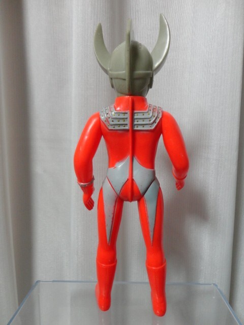bruma.k Ultraman Taro sofvi 