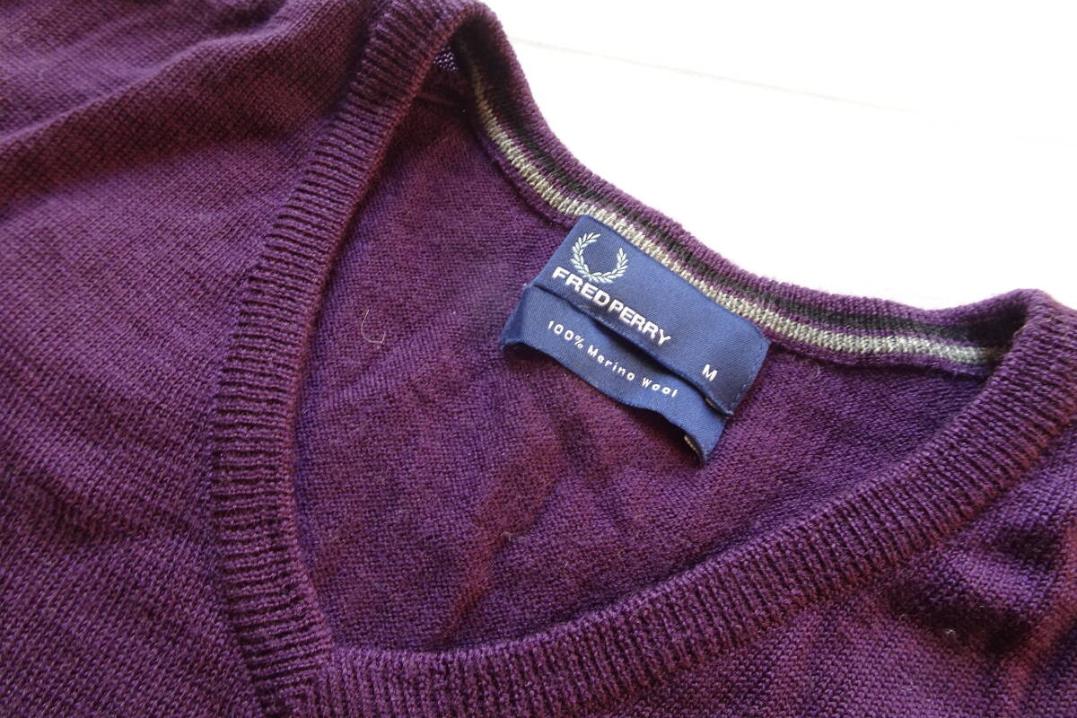 FRED PERRY/フレッドペリー/長袖セーター/薄手ニット/メリノウール/Vネック/ワンポイントししゅう/紫/パープル/Mサイズ(11/26R7)_画像5