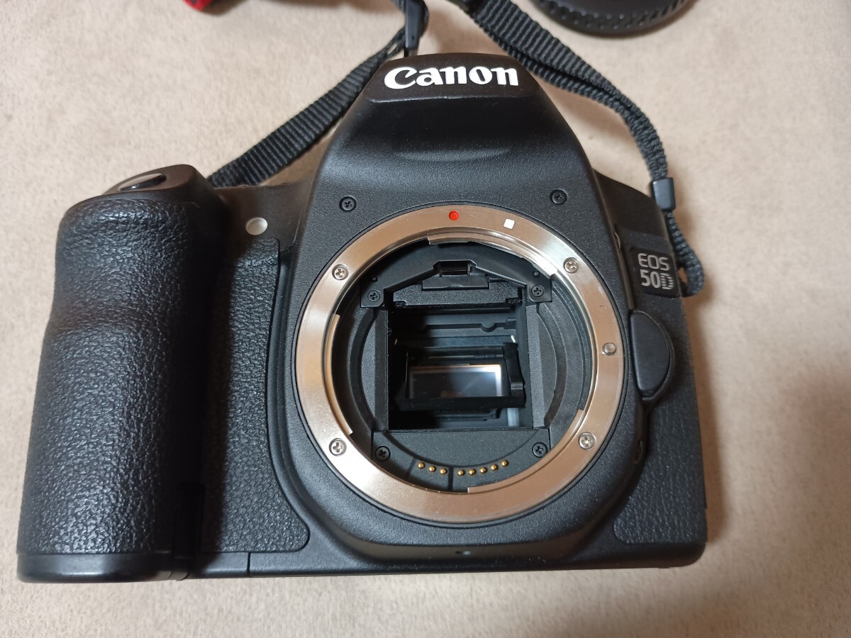 CANON EOS 50D、かなりの美品、完動品です。シャッター回数約11,700回。付属品も多く、たいへんお買得なセットです_画像5