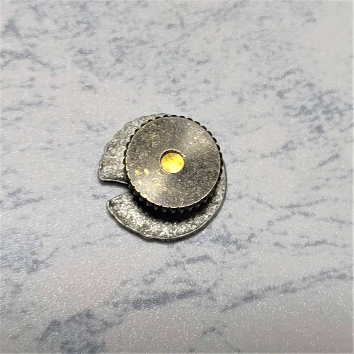 東京大学　ねじ式　バッジ　バッチ　記章　東大校章　銀銀杏　ピンバッジ　_画像2