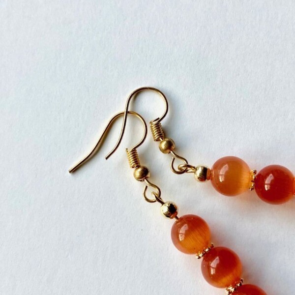 キャッツアイ ピアス(レッド) フックピアス 8mm (シルバー) イヤリング、樹脂フック変更可 樹脂ピアス シンプル ハンドメイド_画像3