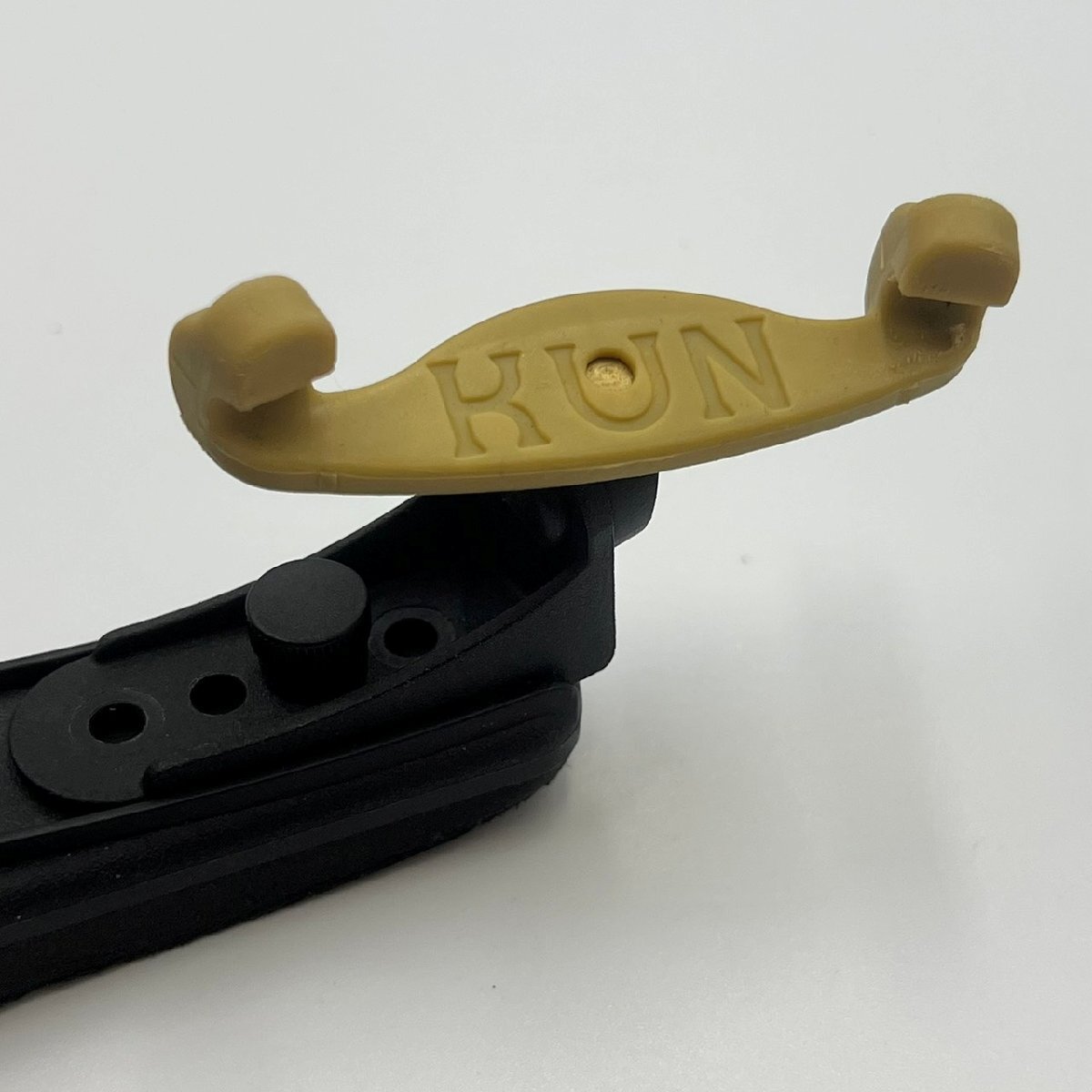 ◆ KUN バイオリン 肩当て ブリッジ型 4/4 フルサイズ ヴァイオリン 楽器 付属品 クン 中古 KB ha KBB2_画像6