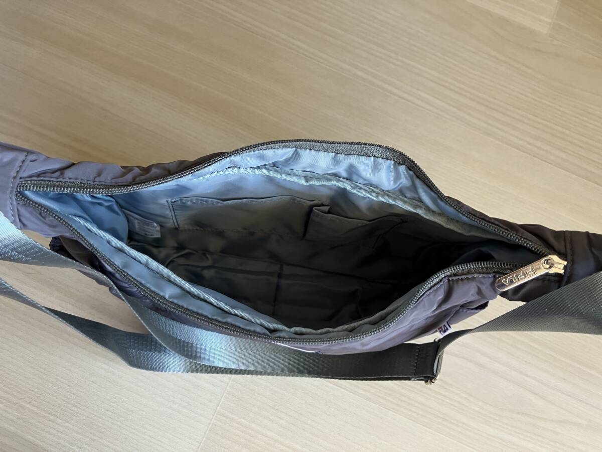 *未使用＊FILA バッグ/ ショルダーバッグ　グレー・軽量_画像6
