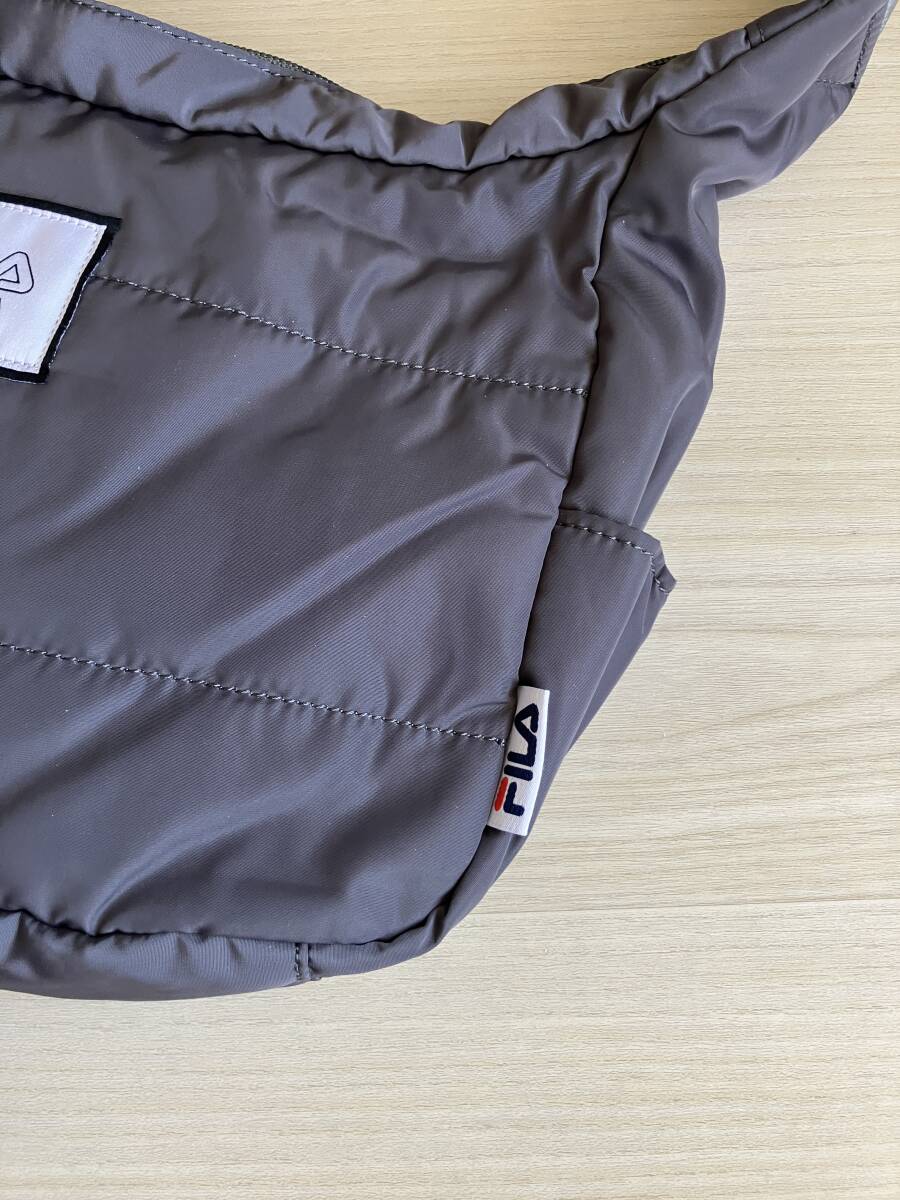 *未使用＊FILA バッグ/ ショルダーバッグ　グレー・軽量_画像5