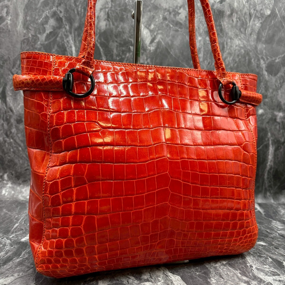 定価45万!!【美品】クロコダイル シャイニングクロコ トートバッグ センター取り ハンドバッグ A4肩掛け リアル ワニ革 エキゾチックレザー_画像1