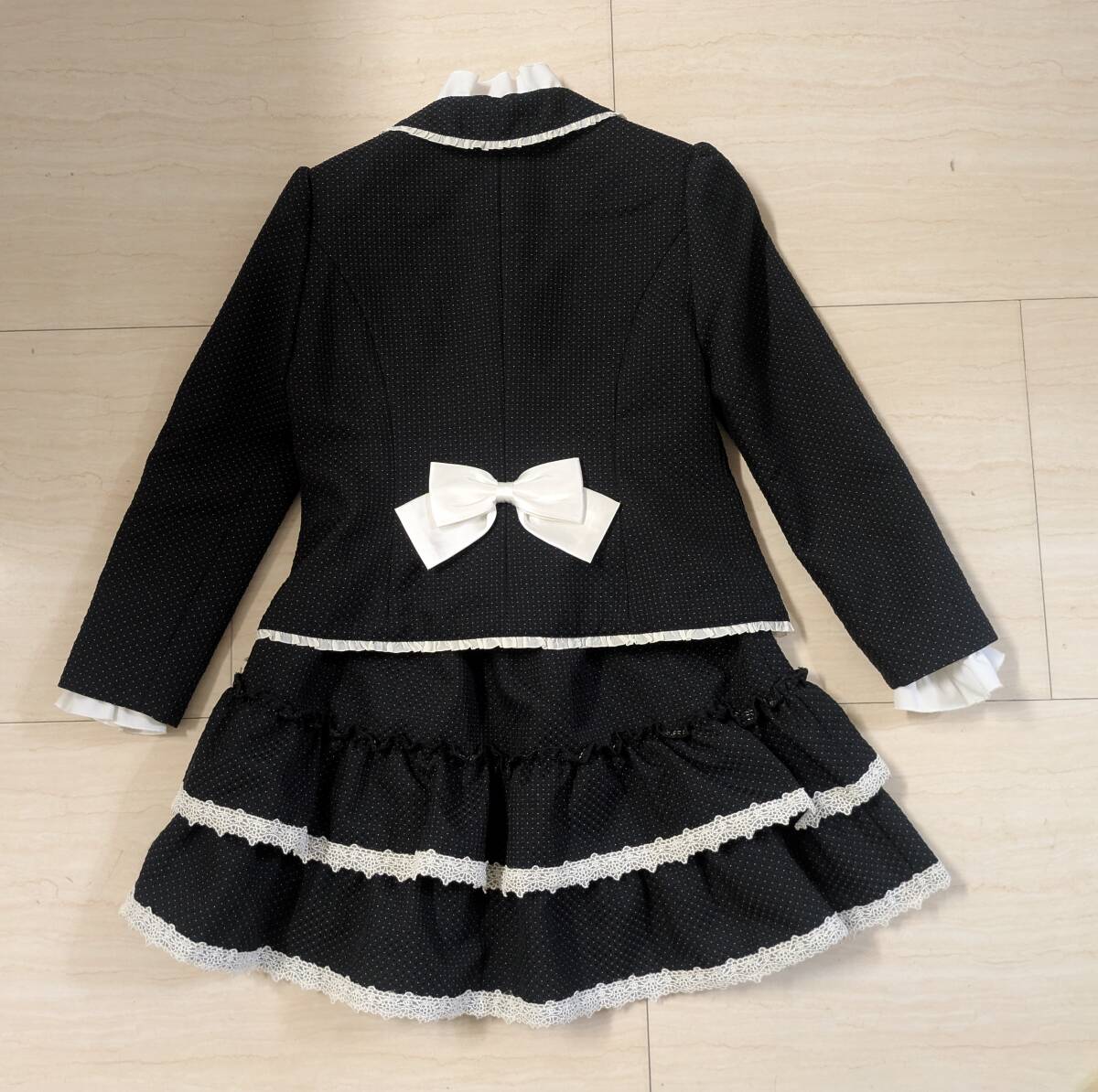 着用少　ミチコロンドンコシノ　フォーマルスーツセット　サイズ130_画像4