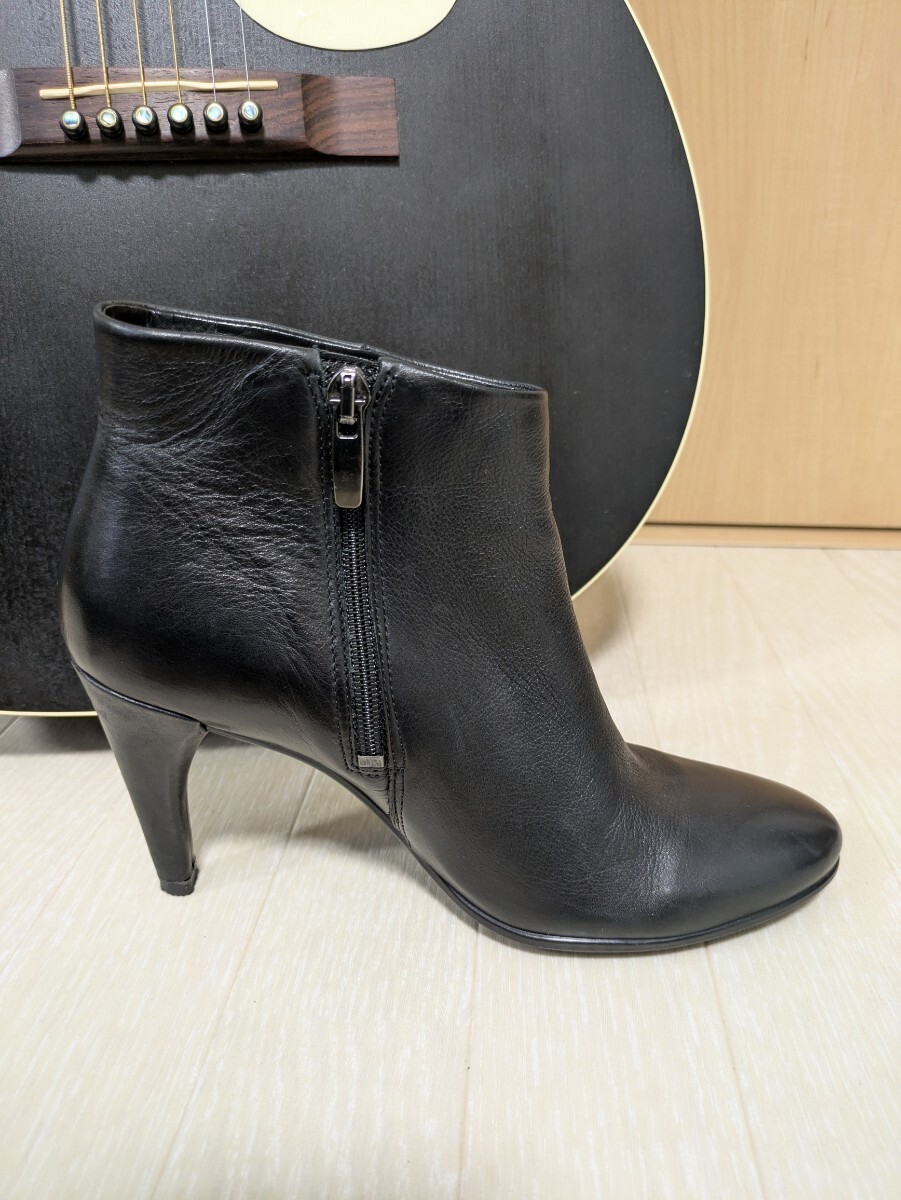 【ecco】黒レザー ヒールブーツ サイドジッパー付き ヒール8cm ショートブーツ 本革 ブーティ_画像5