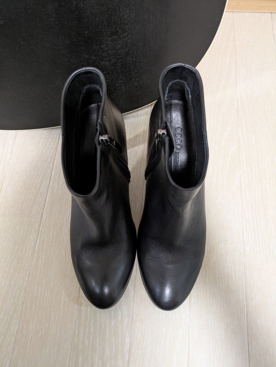 【ecco】黒レザー ヒールブーツ サイドジッパー付き ヒール8cm ショートブーツ 本革 ブーティ_画像10