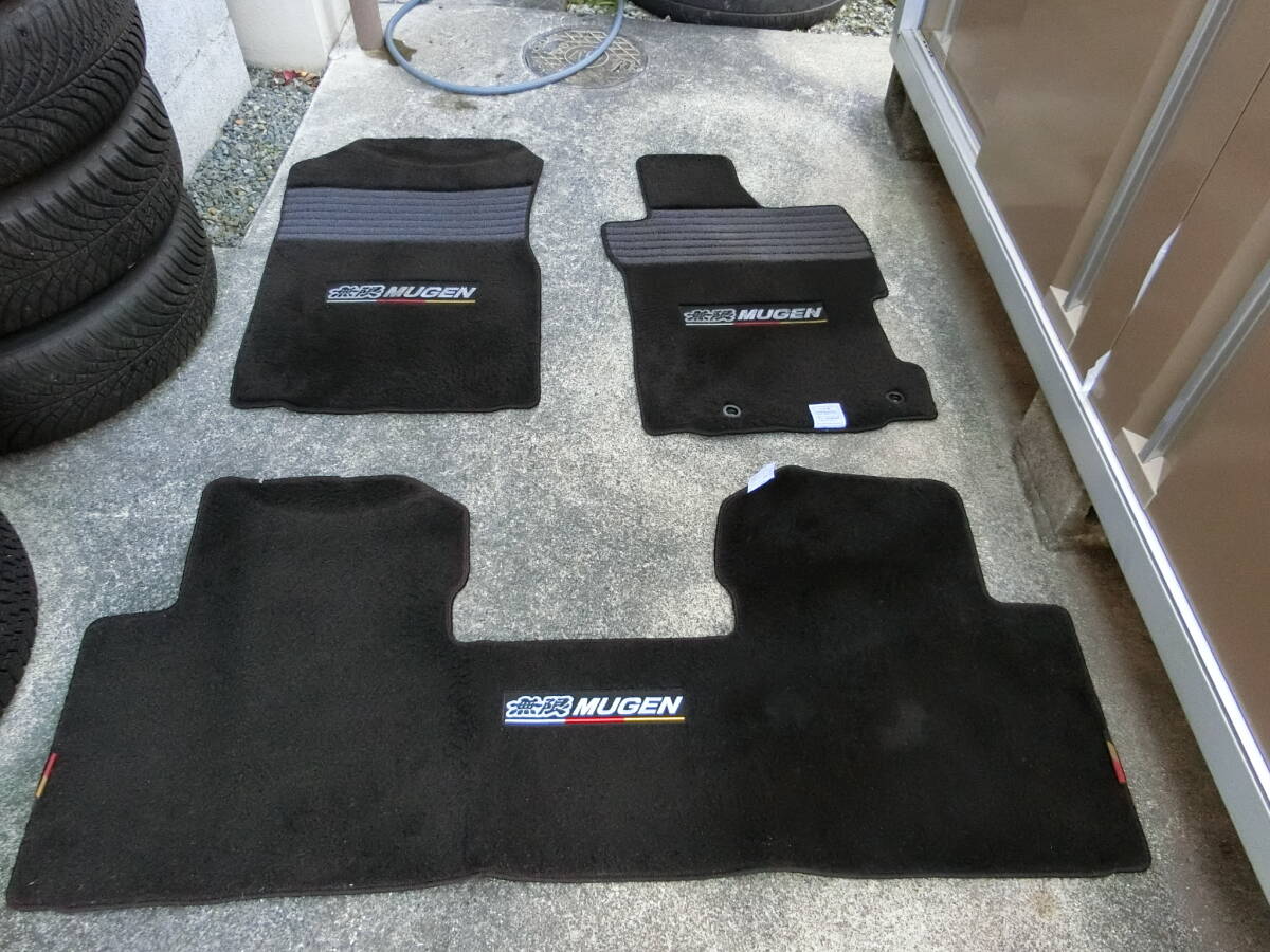 ★☆ホンダ　無限フロアマット ストリーム　RN6/7/8用☆★_画像1