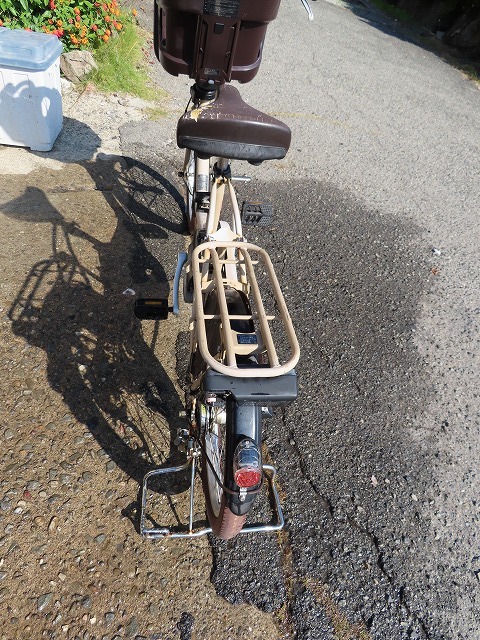 T☆Panasonic BE-ELM032T2　ELM032 20インチ　3段変速ギア　子供載せ　電動自転車　_画像8