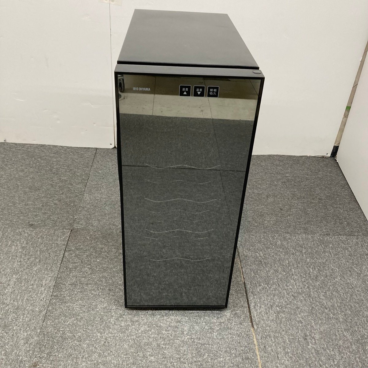 2020年製 ワインセラー PWC-331P-B アイリスオーヤマ ペルチェ式 静音 ブラック[C10580]_画像1