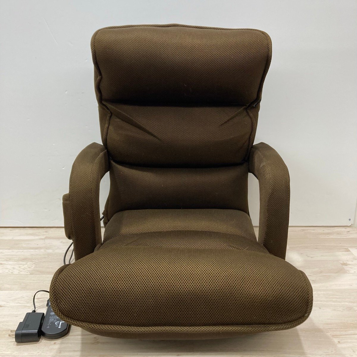 ツカモトエイム マッサージ座椅子 ヒーター付き AIM-127[C10581]_画像1