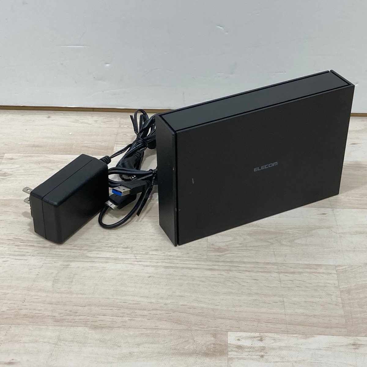  Elecom (ELECOM) USB3.1/USB3.0 соответствует портативный жесткий диск 1TB ELD-ETV010UBK[Z0327]