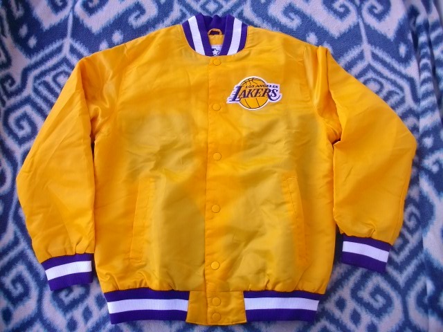 ロサンゼルス レイカーズ 黄色ジャンパー 新品未使用？ M NBA Los Angeles Lakers スターター STARTER製_画像4
