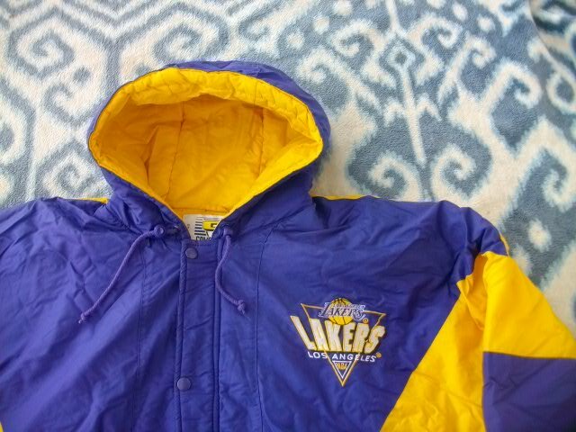 ロサンゼルス レイカーズ 紫ジャンパー 美品 表記M NBA Los Angeles Lakers レーカーズ レイカース_画像3