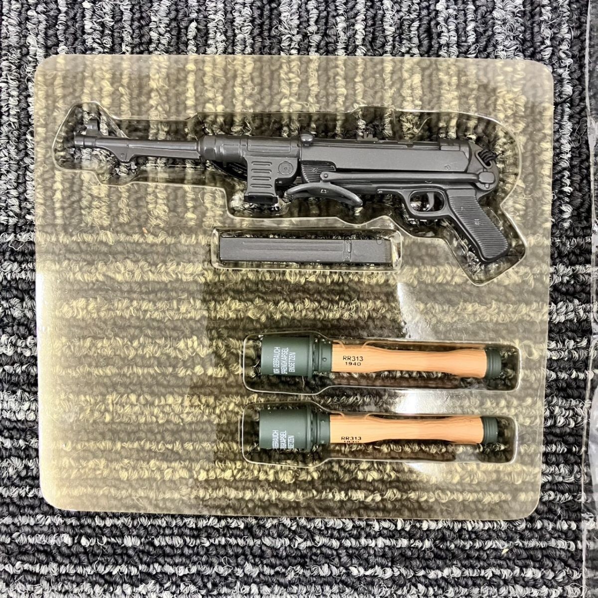 X227-F3-846 ドラゴンモデルズ製 アクションフィギュア Bobby 1/6 NORMANDY 1944 FC_画像4