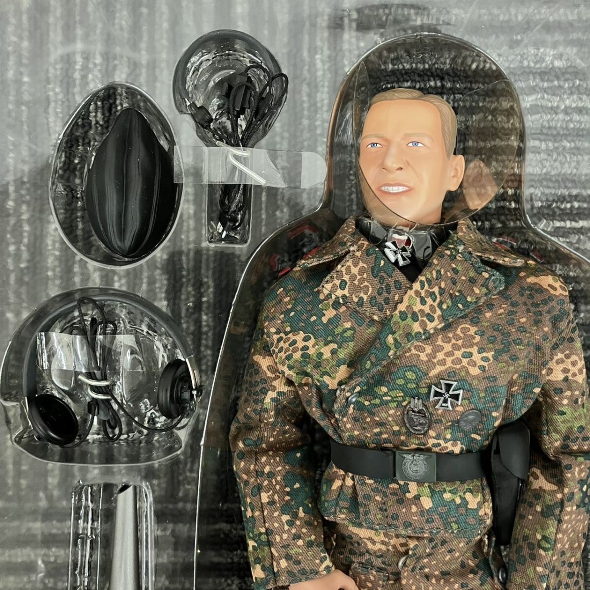 X227-F3-846 ドラゴンモデルズ製 アクションフィギュア Bobby 1/6 NORMANDY 1944 FC_画像5