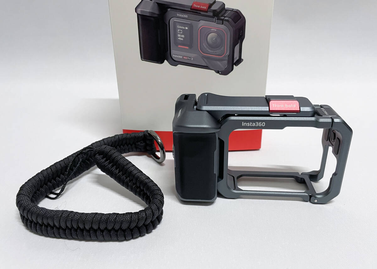 Insta 360 Xplorer Grip Kit_画像3