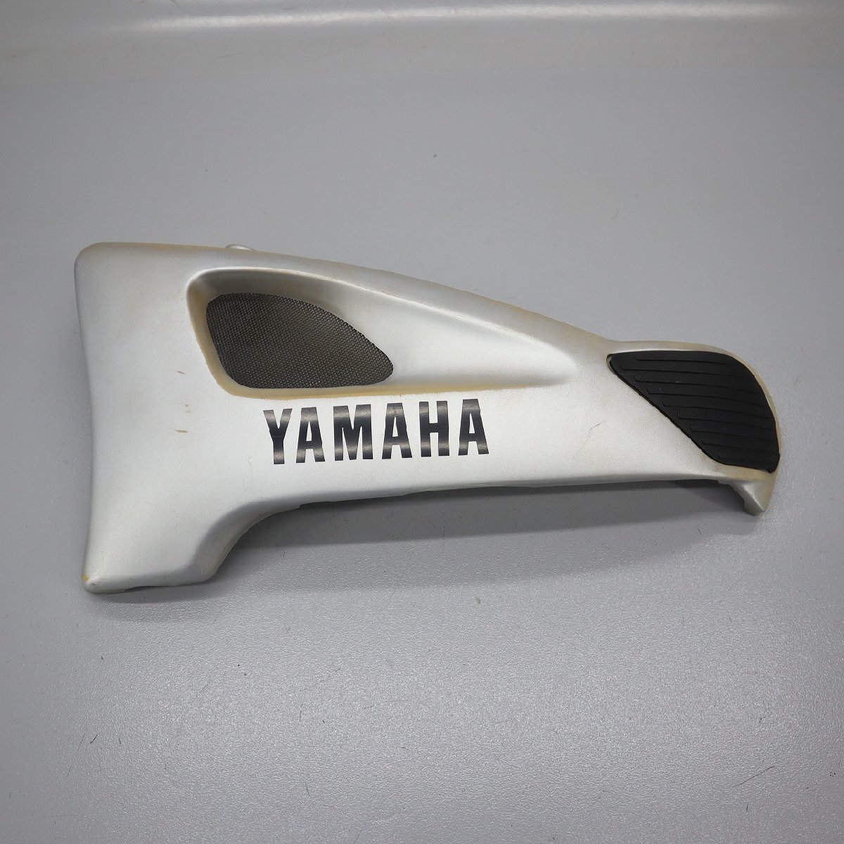 ヤマハ ZEAL ジール 純正 シュラウド ラジエター サイドカバー カウル　251010BD0530_画像1