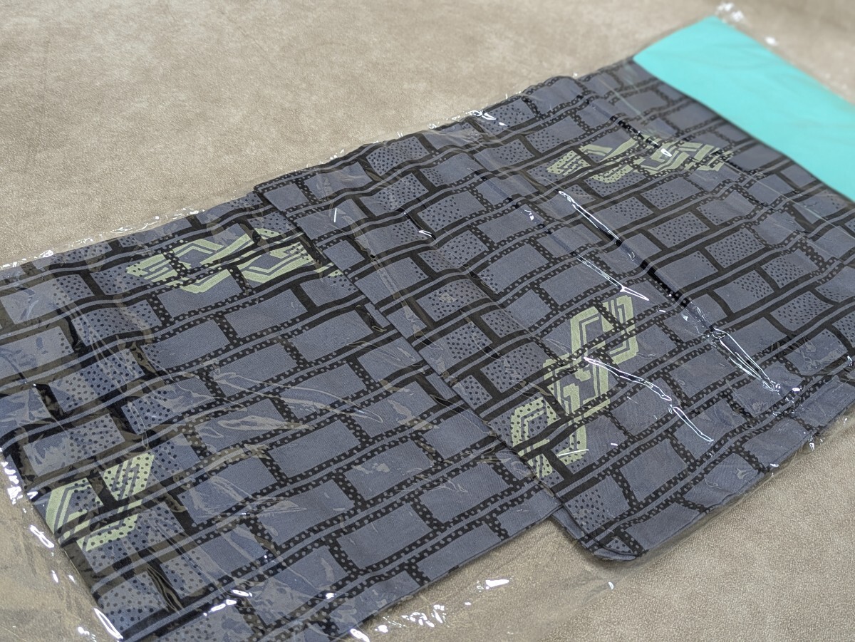 男浴衣 ゆかた メンズ 紳士 未使用品 御誂 高級手染 千晃 CHIKOU 身丈140cm 裄丈68cm 袖丈49cm 綿100％ 夏祭り 和柄 レトロ柄 鎖 生地_画像5