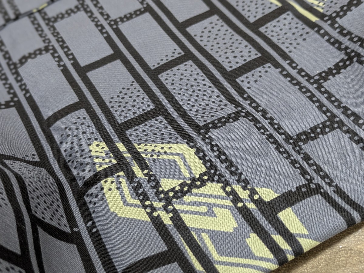 男浴衣 ゆかた メンズ 紳士 未使用品 御誂 高級手染 千晃 CHIKOU 身丈140cm 裄丈68cm 袖丈49cm 綿100％ 夏祭り 和柄 レトロ柄 鎖 生地_画像6