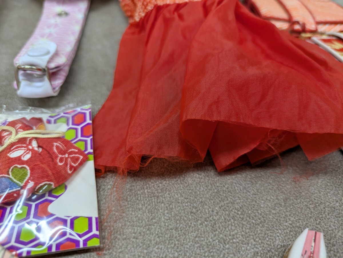 女の子 七五三 和装小物 小物セット 草履 扇子 バッグ 丸くげ 筥迫 髪飾り 帯枕 香袋 まとめ売り 和柄 レトロ柄 鶴 花柄 撮影小物 汚れあり_画像8