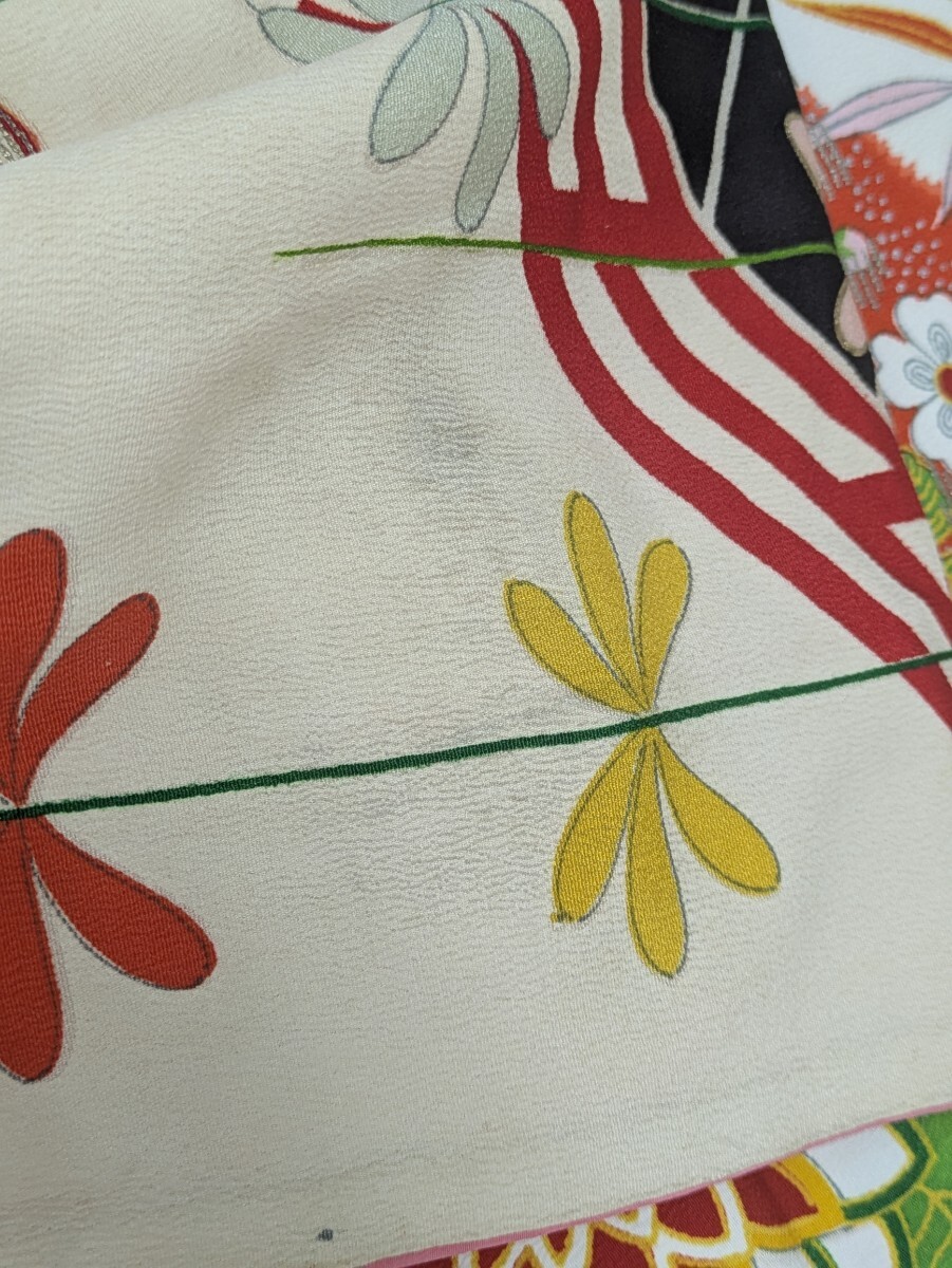 汚れあり！ 女児 着物 4点まとめ売り 和装 和服 和柄 レトロ柄 花柄 鞠 波 松 鶴 アンティーク 肩上げ腰上げ済みあり 子供着物 リメイク_画像7