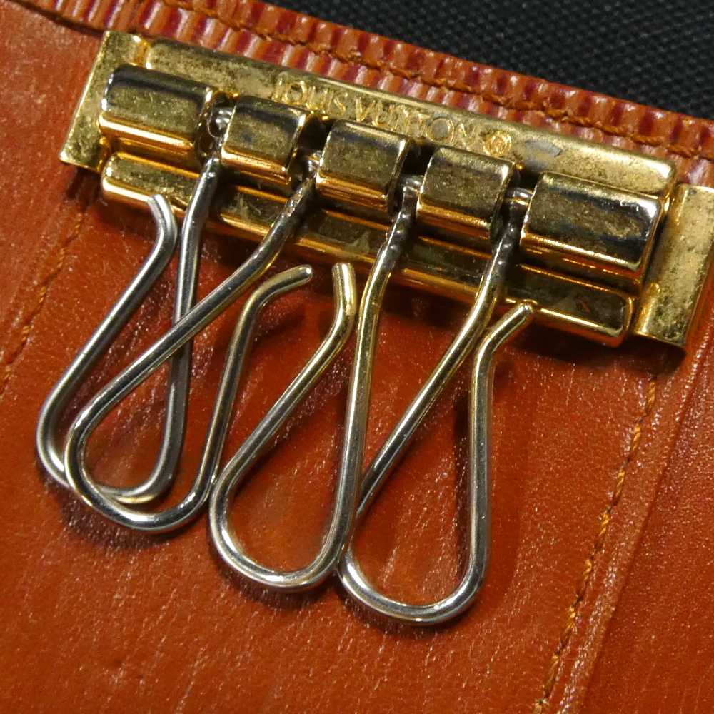 LOUIS VUITTON ルイヴィトン エピ 4連 キーケース 小物 アクセサリ カギ LV 収納 _画像9