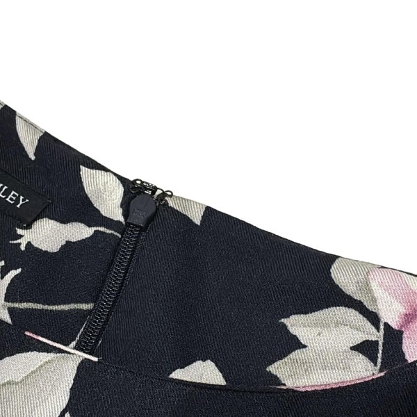 ローラアシュレイ LAURAASHLEY サイズ11 M - 黒×ピンク×マルチ レディース 長袖/ロング/花柄 美品 ワンピース_画像9