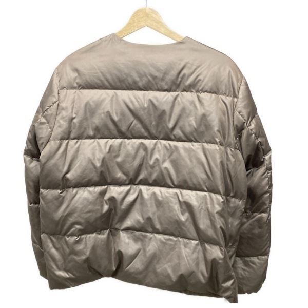 ベイジ BEIGE ダウンジャケット サイズ4 XL - グレーベージュ レディース 長袖/フォックス/ジップアップ/ファー着脱可/冬 美品 ジャケット_画像2